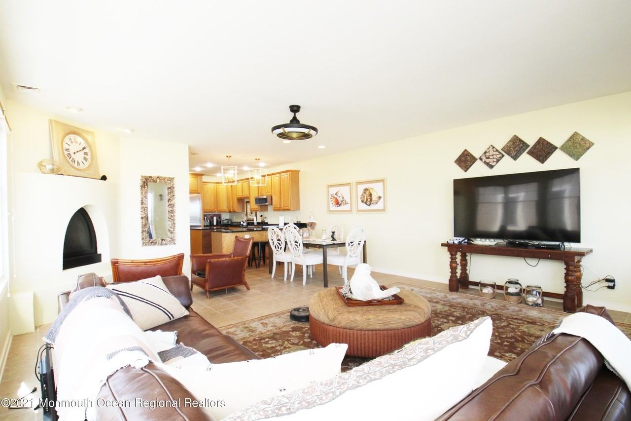 221 Beachfront Apt 1 #1 - Photo 7 of 17