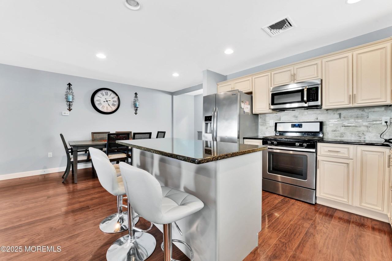 115 Harding Ave Unit B #B - Photo 6 of 16