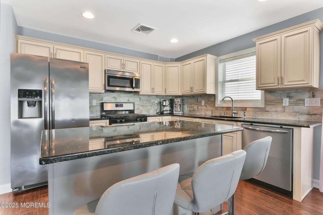 115 Harding Ave Unit B #B - Photo 7 of 16