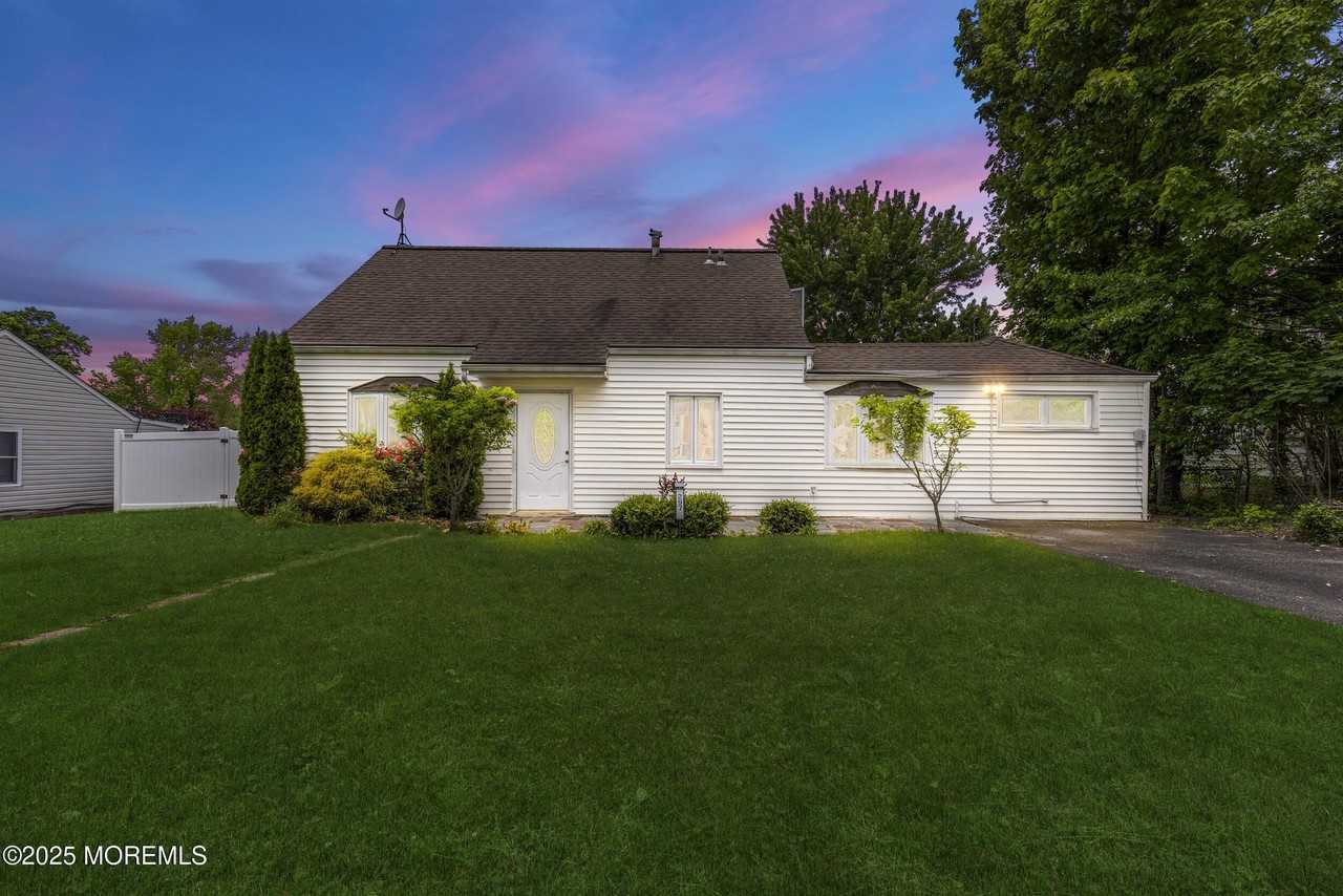 297 Highland Ave - Photo 3 of 32