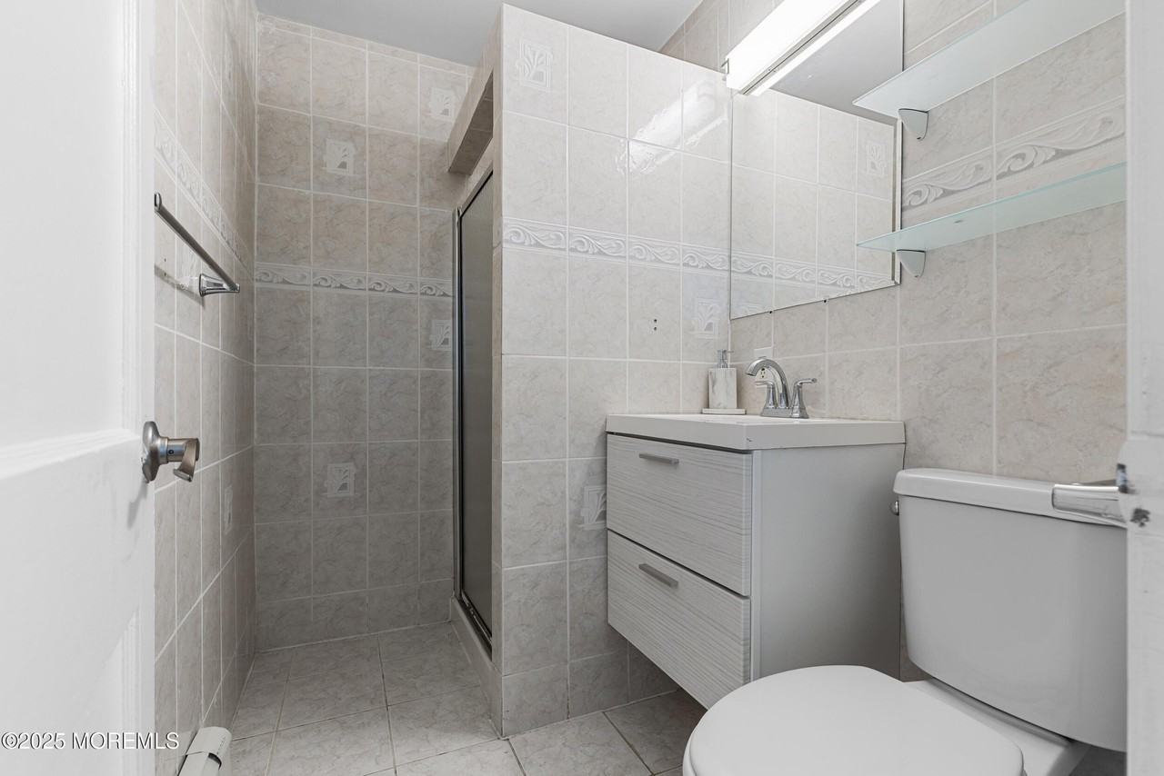 297 Highland Ave - Photo 6 of 32