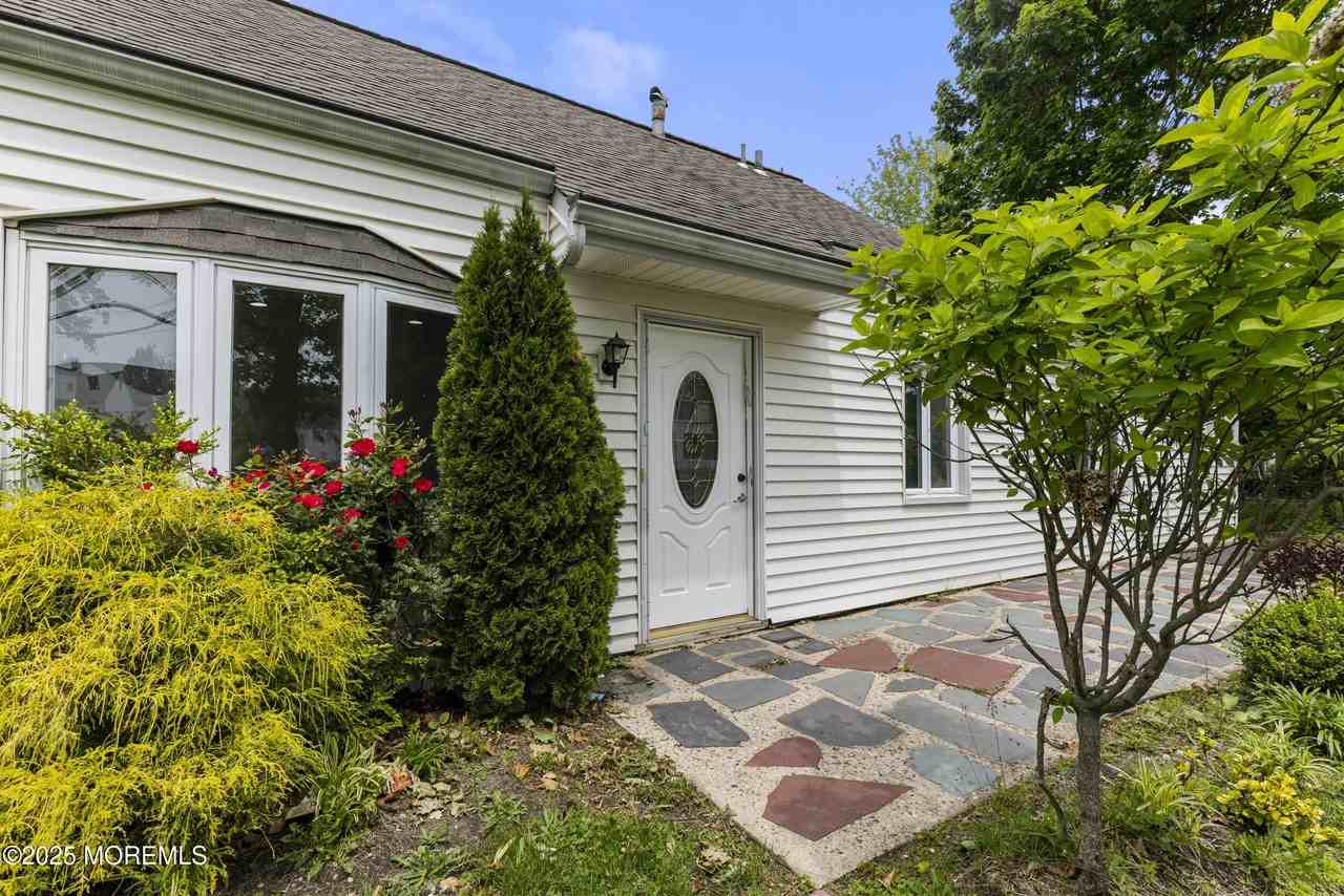 297 Highland Ave - Photo 4 of 32