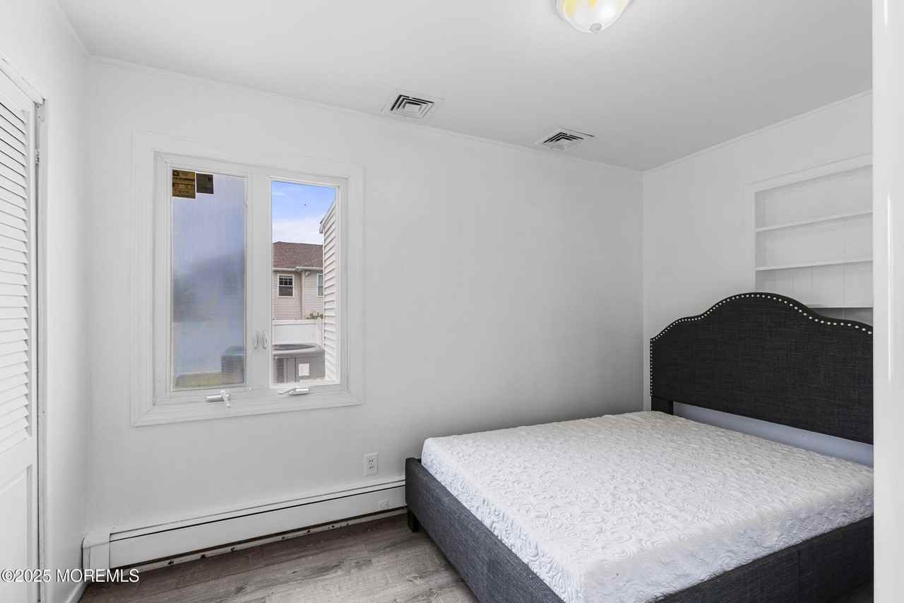 297 Highland Ave - Photo 5 of 32