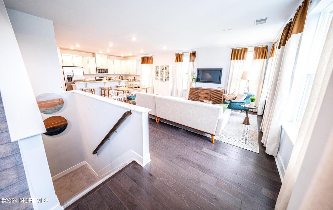 4 Midway Rd - Photo 3 of 19