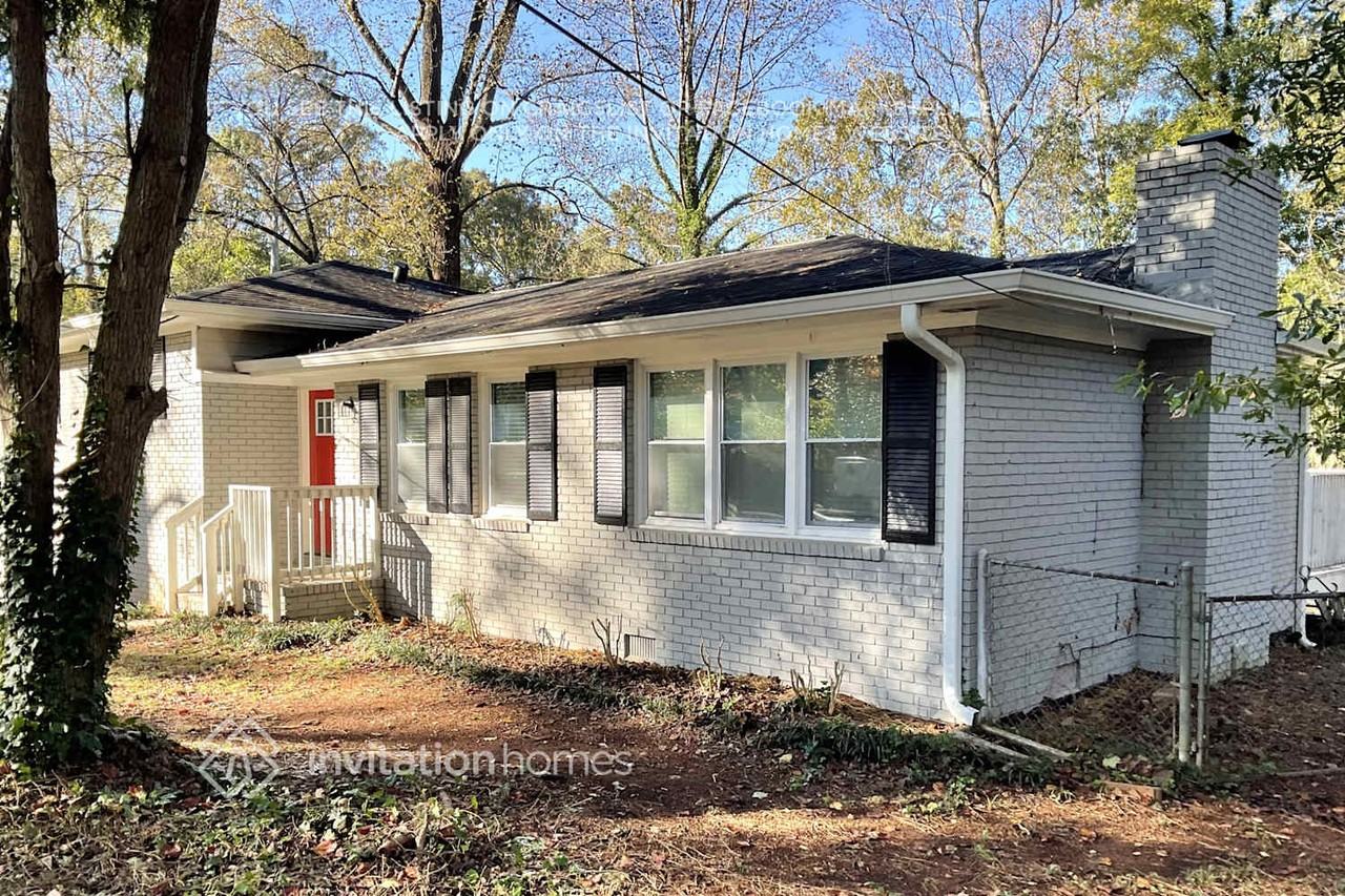 5747 Woodland Dr - Photo 2 of 22