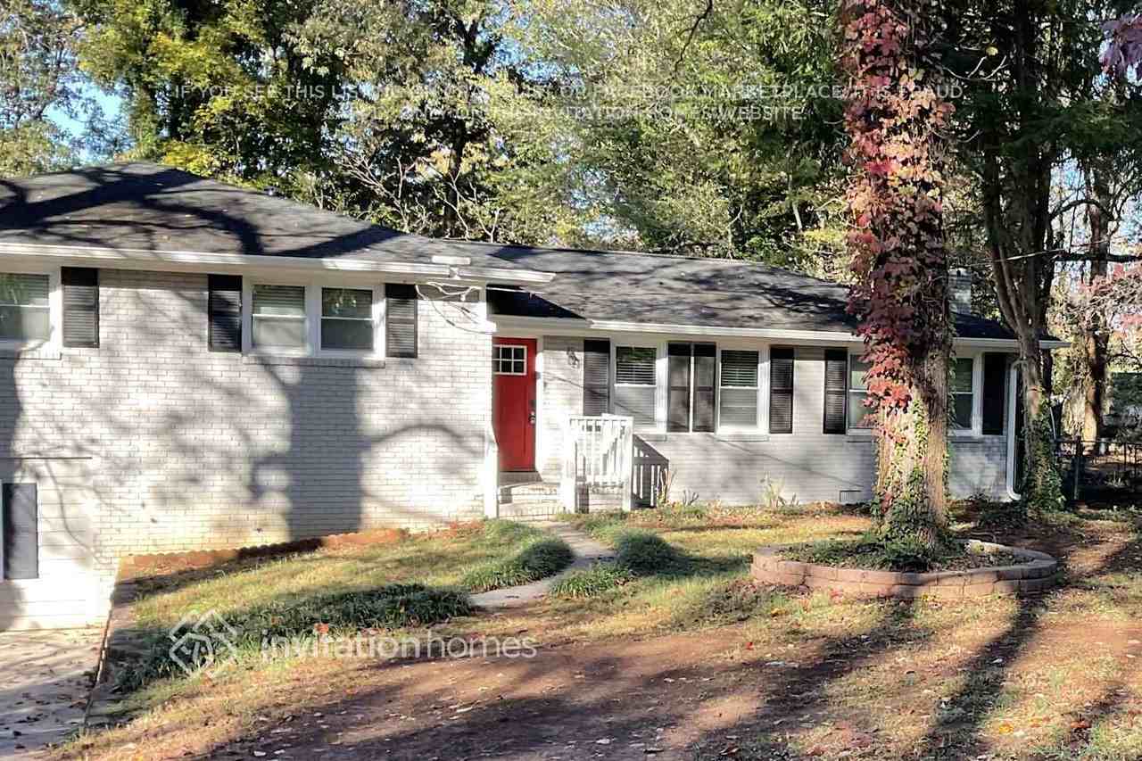 5747 Woodland Dr - Photo 3 of 22