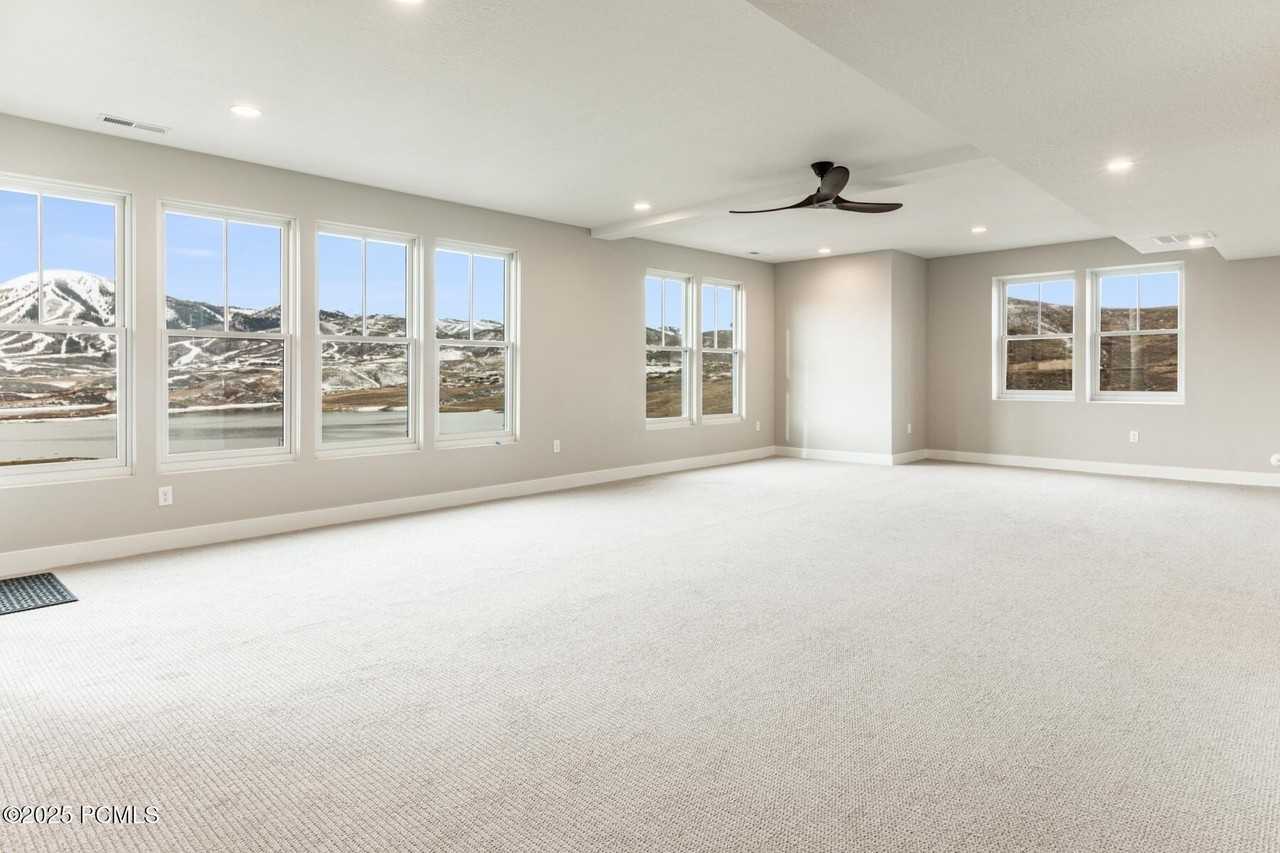 594 E Silver Hill Loop - Photo 5 of 31