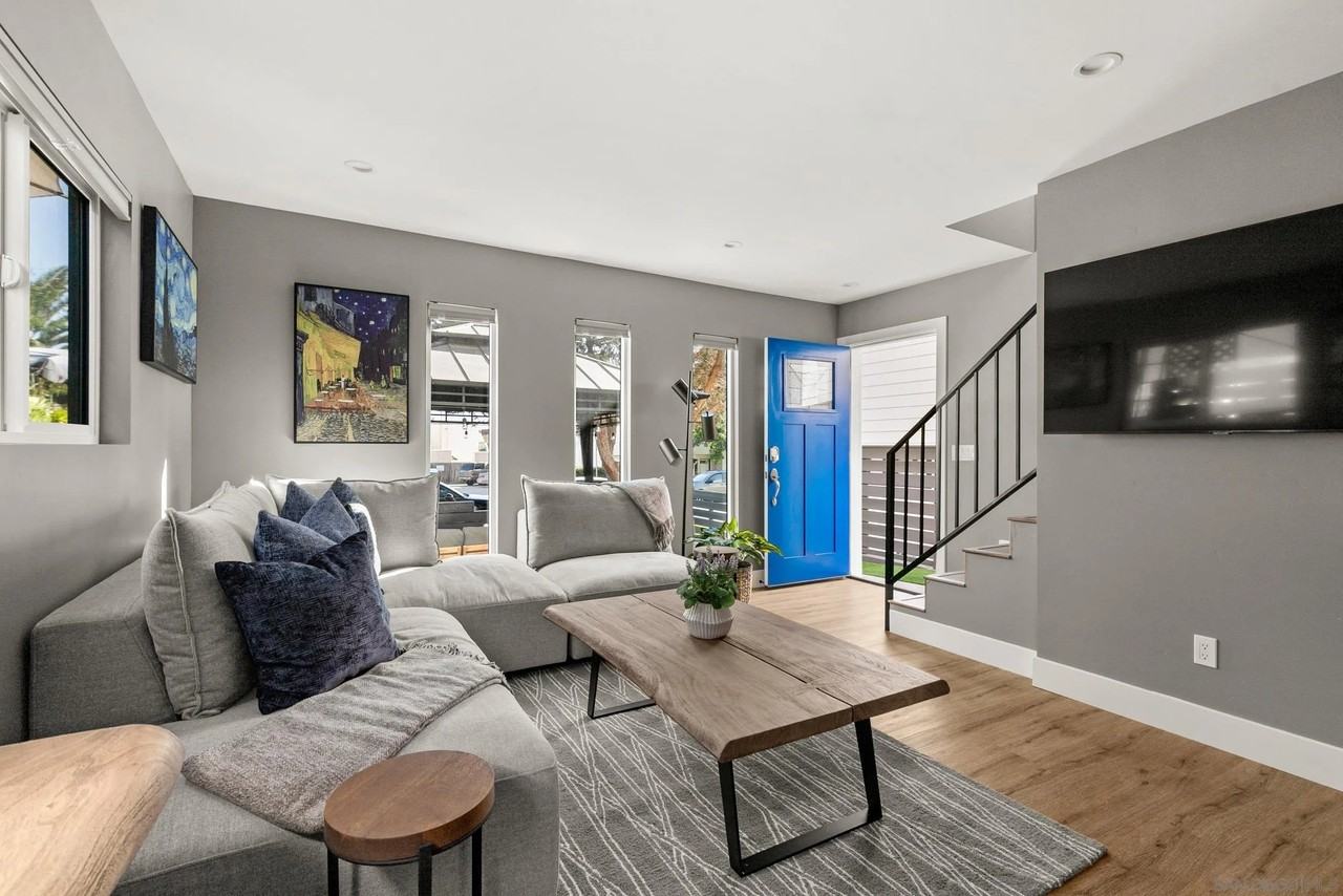 1020 Beryl St - Photo 2 of 33