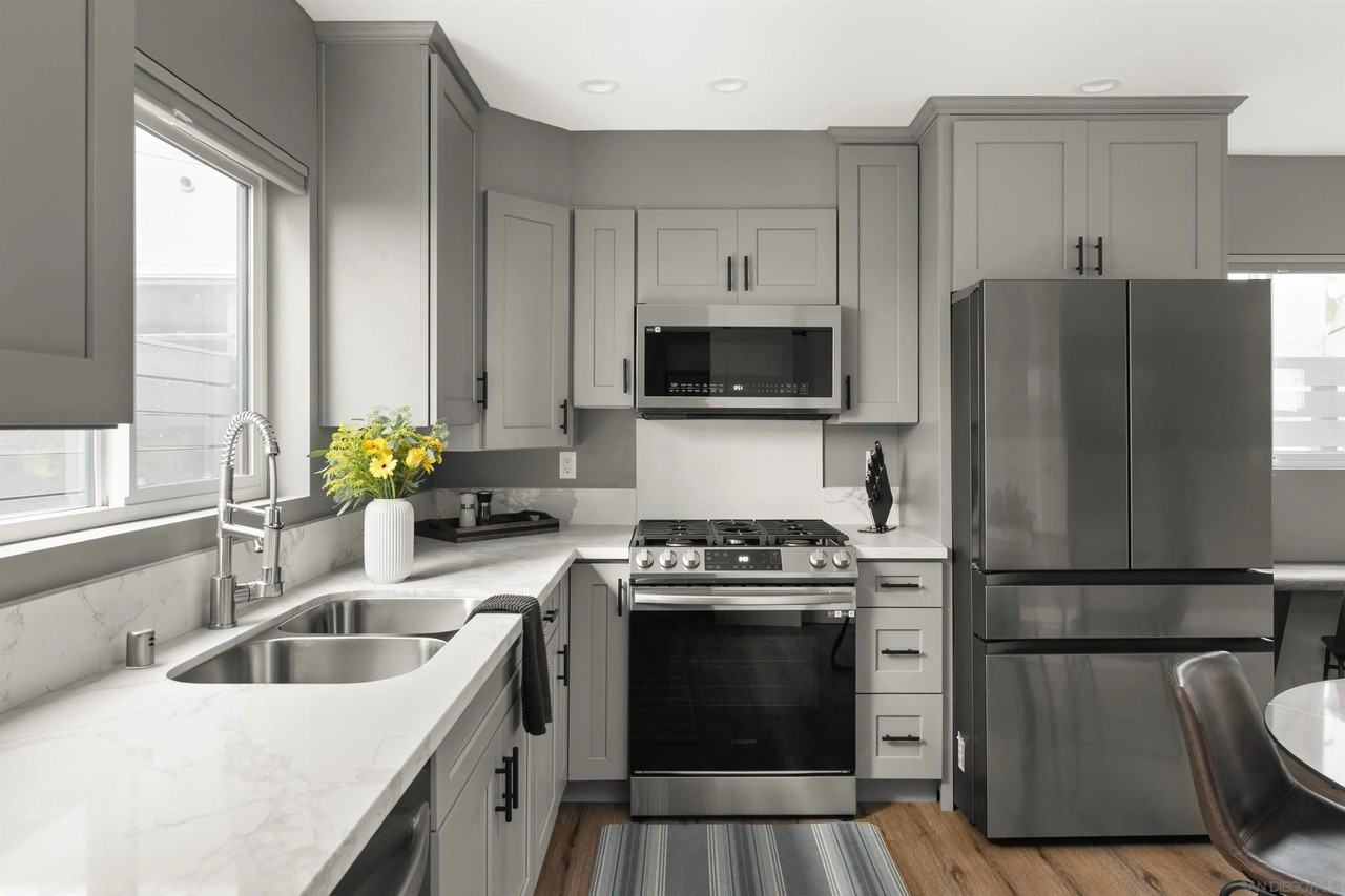 1020 Beryl St - Photo 3 of 33