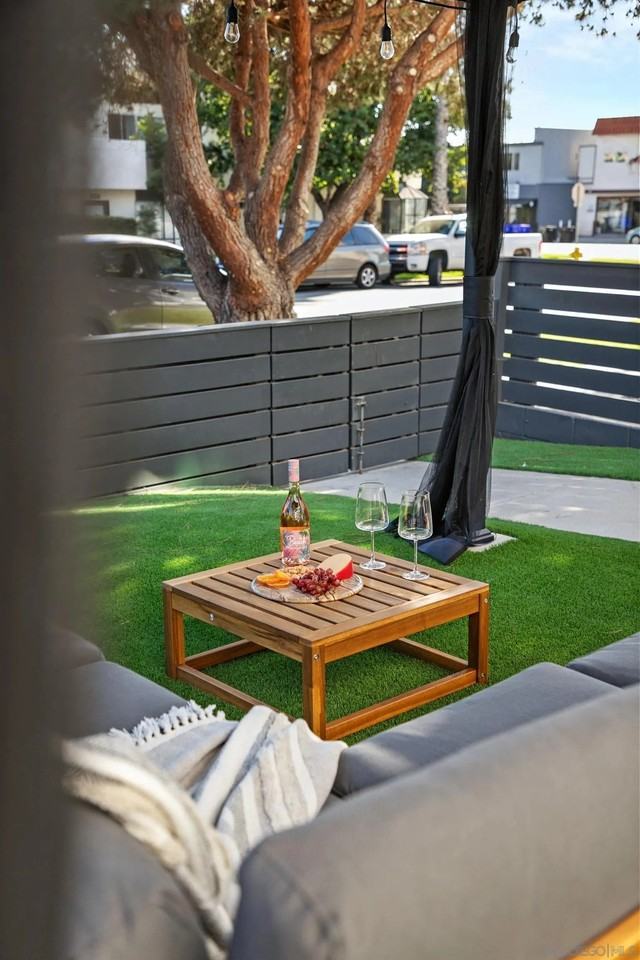 1020 Beryl St - Photo 6 of 33