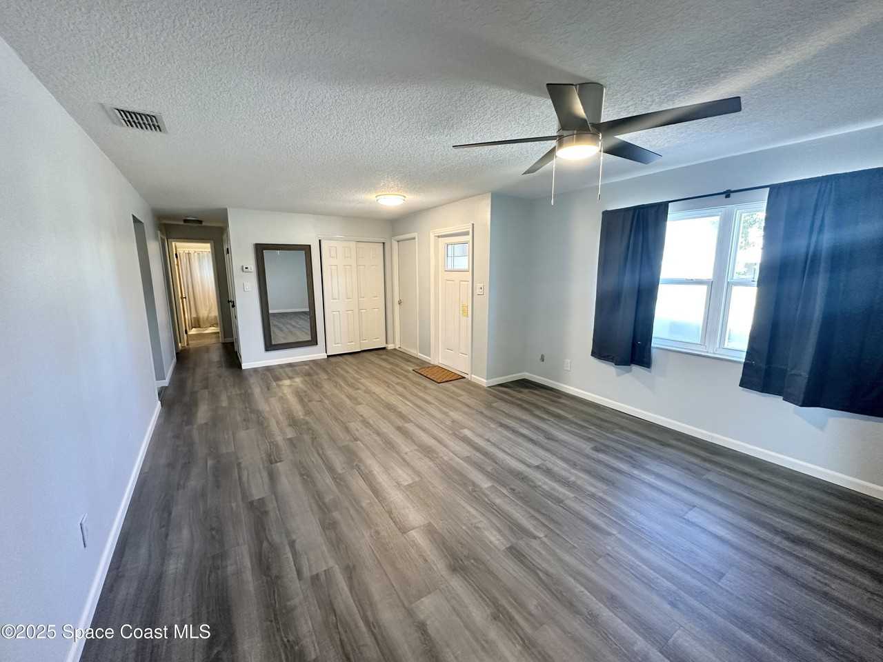 2848 Watkins Dr - Photo 2 of 15