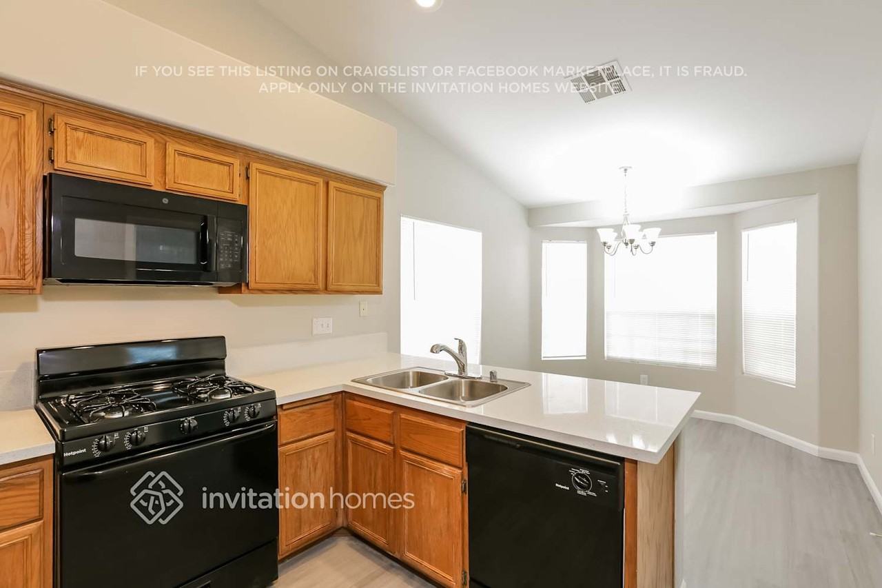 3335 Steppe St - Photo 4 of 14