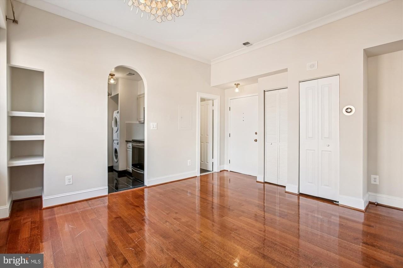 2008 16th St Nw Apt 402 #402 - Photo 6 of 34