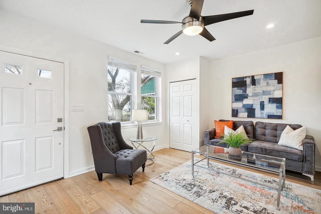 325 17th Street Southeast - Photo 2 of 11