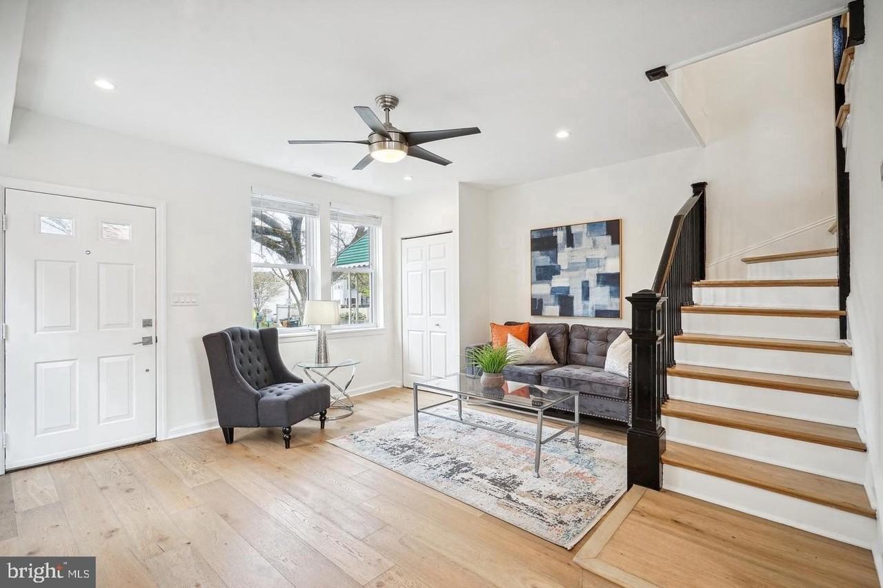 325 17th Street Southeast - Photo 3 of 11