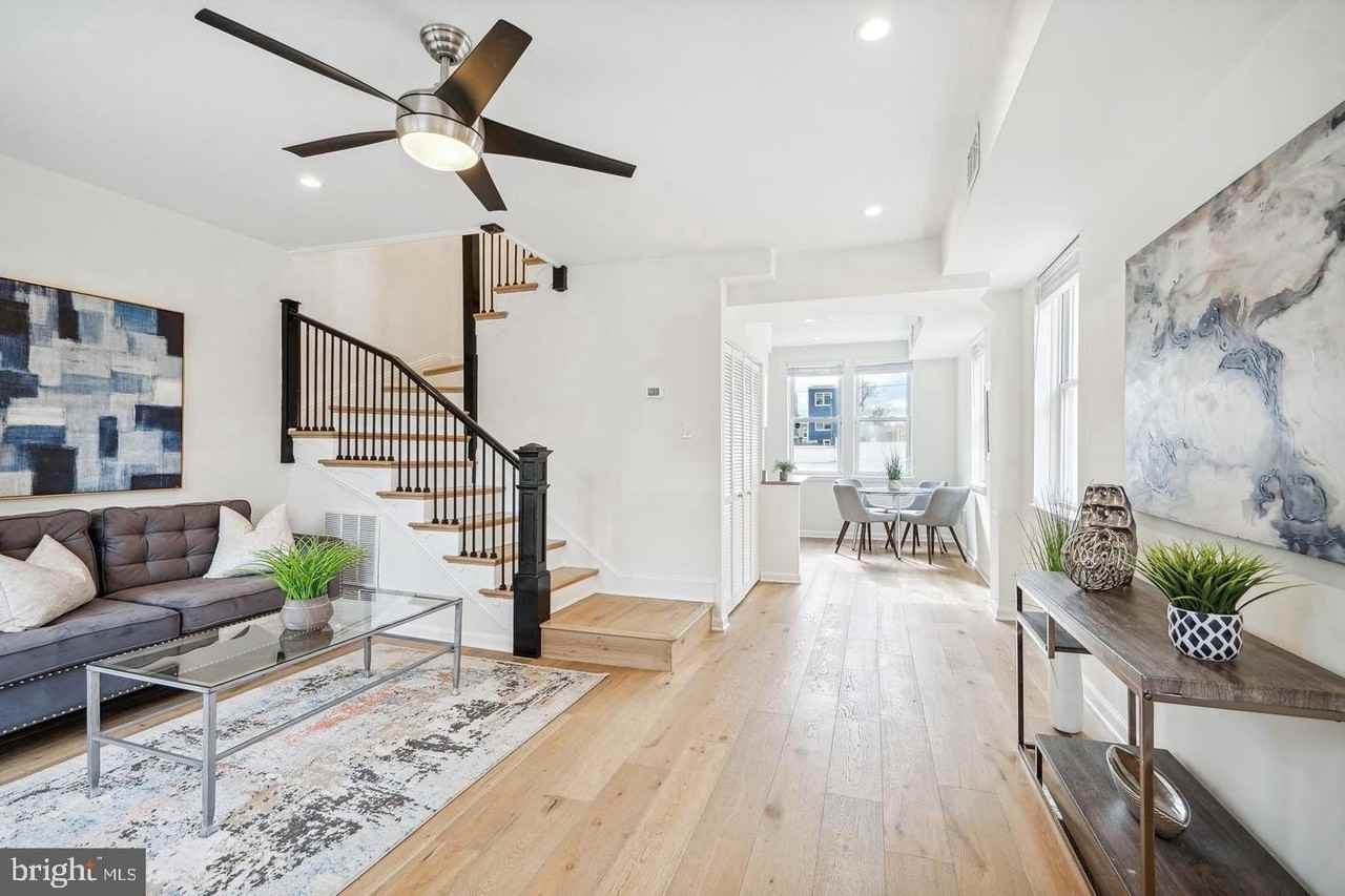 325 17th Street Southeast - Photo 4 of 11