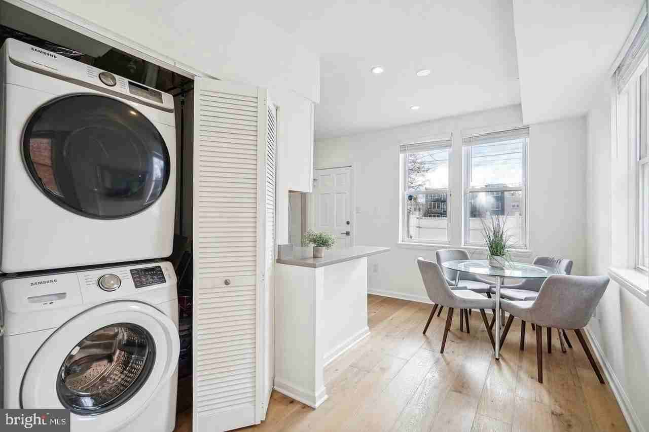 325 17th Street Southeast - Photo 5 of 11