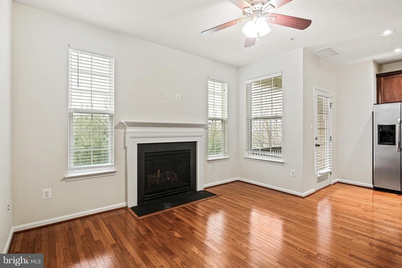 23216 Scholl Manor Way #1327 - Photo 7 of 32