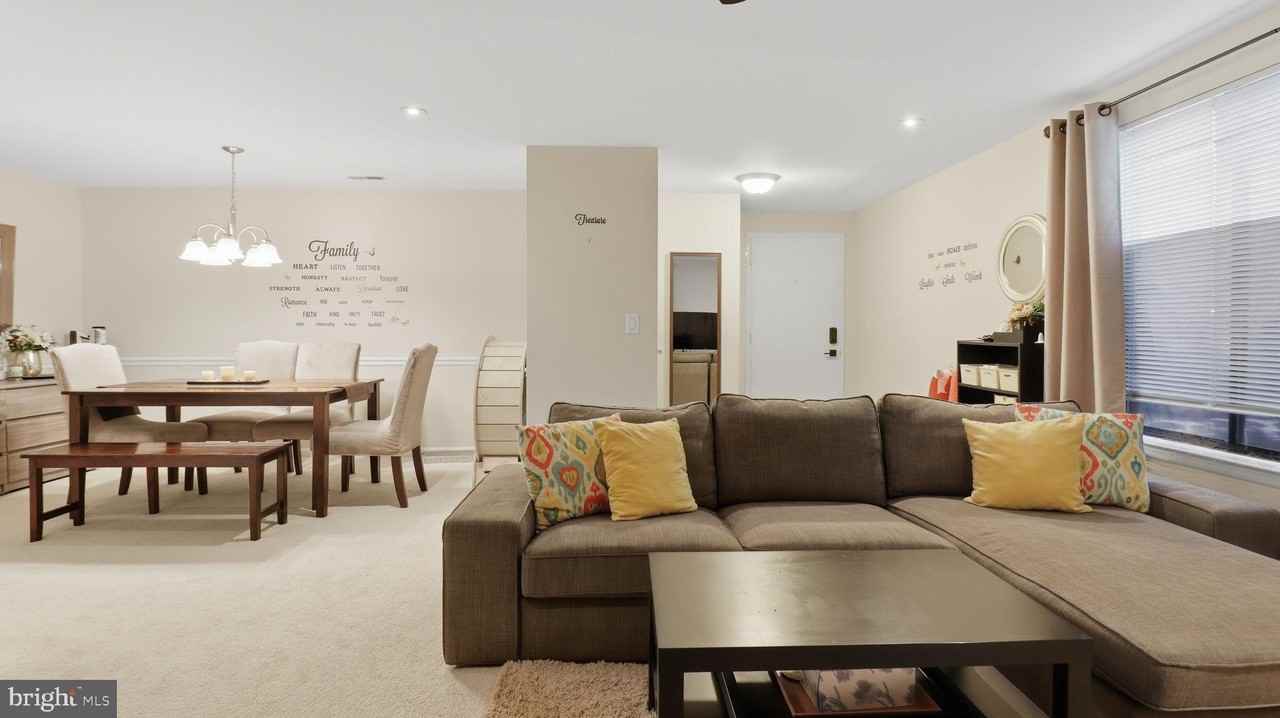 13201 Chalet Pl Unit 9-202 #9-202 - Photo 4 of 28