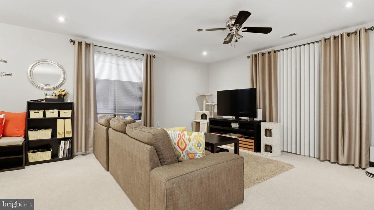 13201 Chalet Pl Unit 9-202 #9-202 - Photo 7 of 28