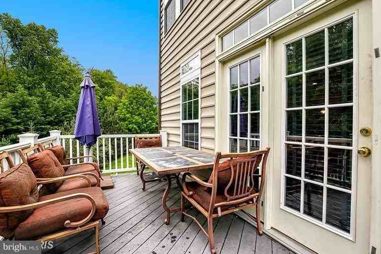 1621 Whitehall Dr - Photo 4 of 6