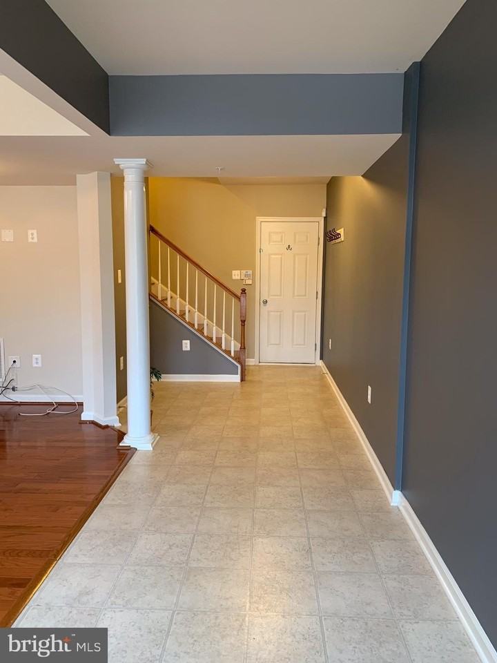 2816 Admiral Ridge Road - Photo 5 of 38