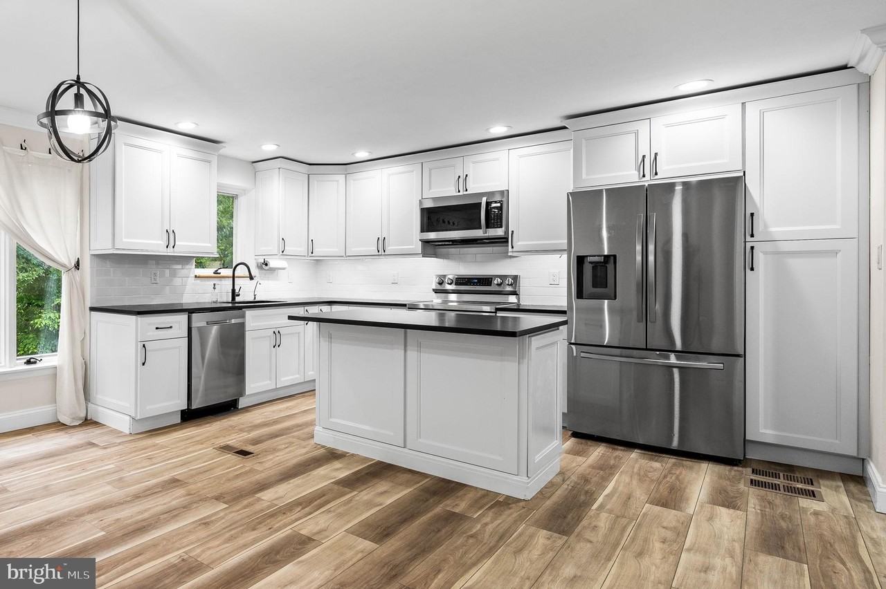 43 Gunning Ln Unit 12 #12 - Photo 5 of 19