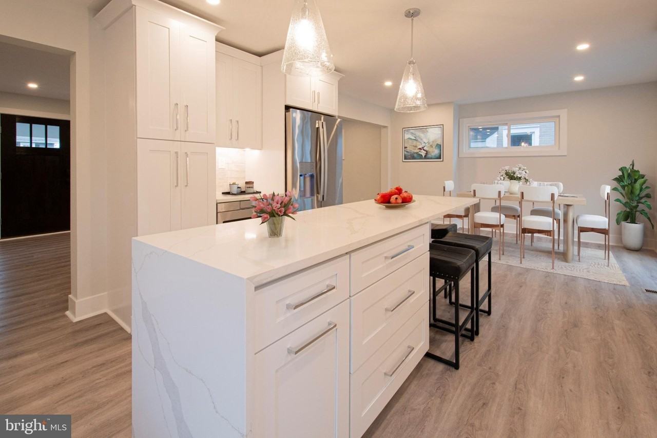 21 Manor Rd - Photo 2 of 35