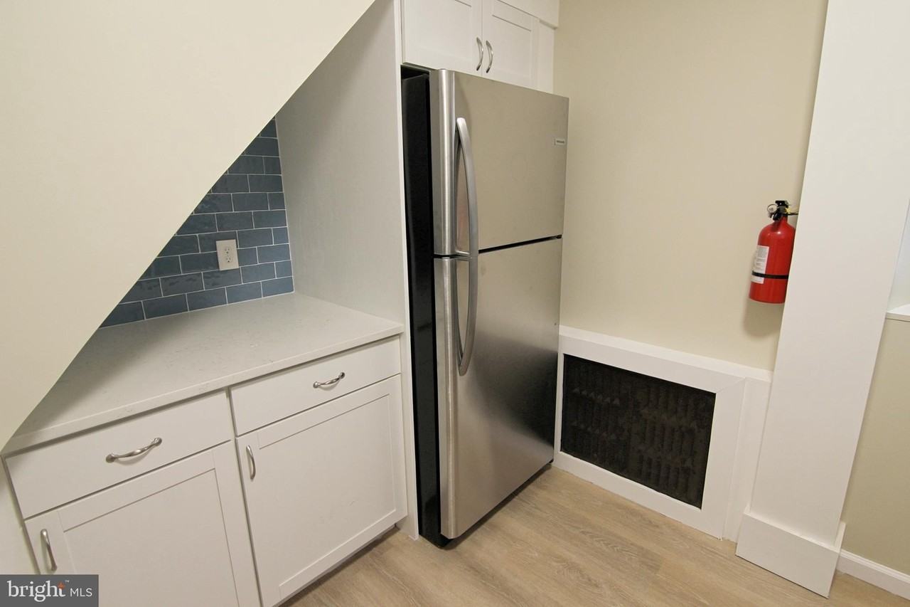 617 Ford Street #2 - Photo 5 of 11