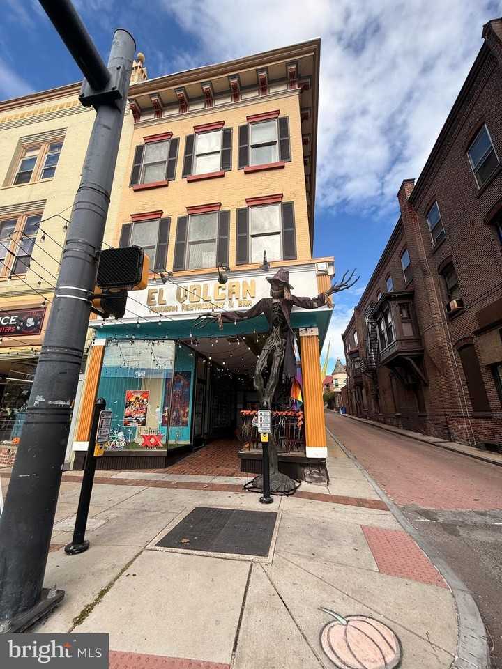 235 E High St Apt 3a #3A - Photo 2 of 17