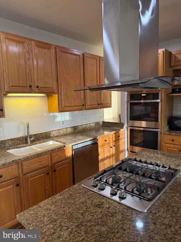 1847 Brenthill Way - Photo 6 of 26