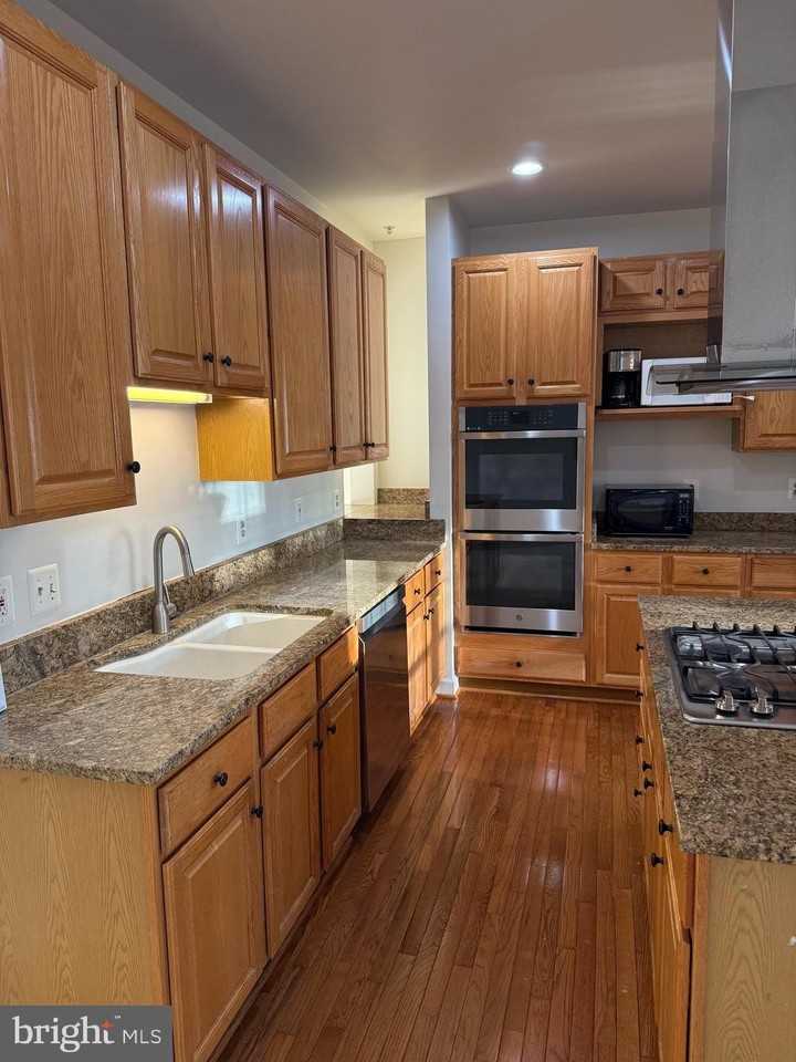 1847 Brenthill Way - Photo 7 of 26