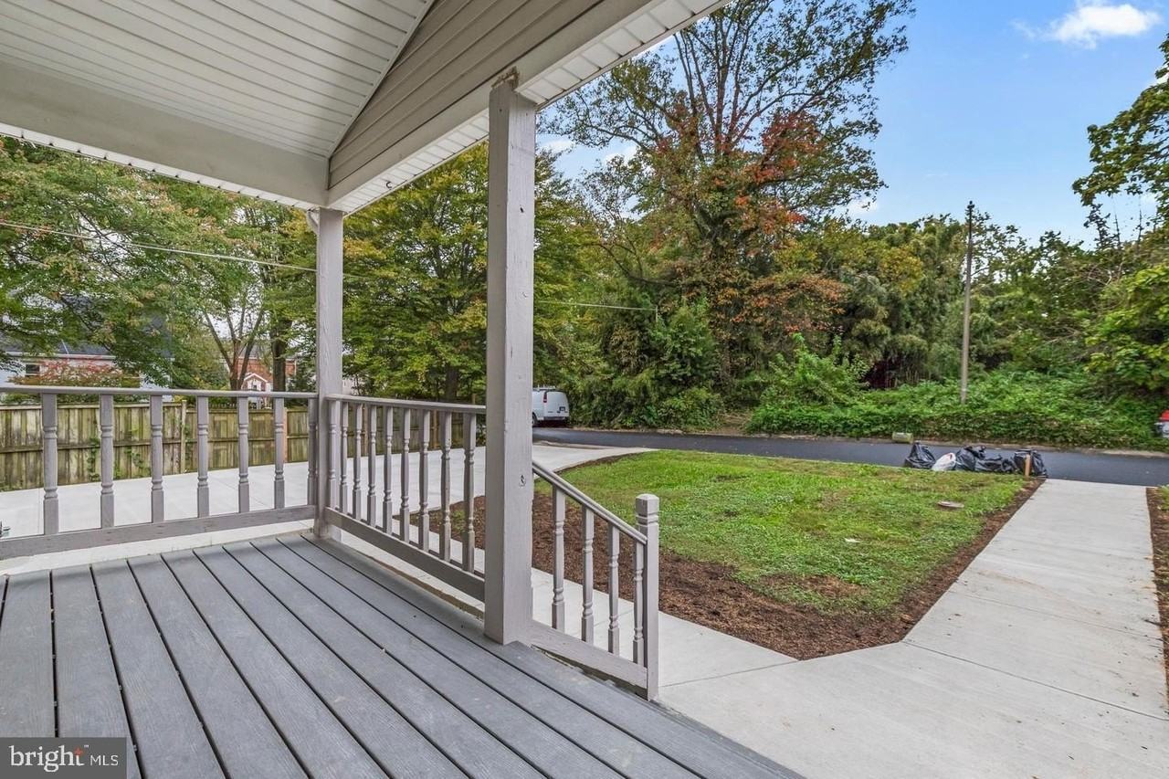 2921 Brook Drive - Photo 3 of 41