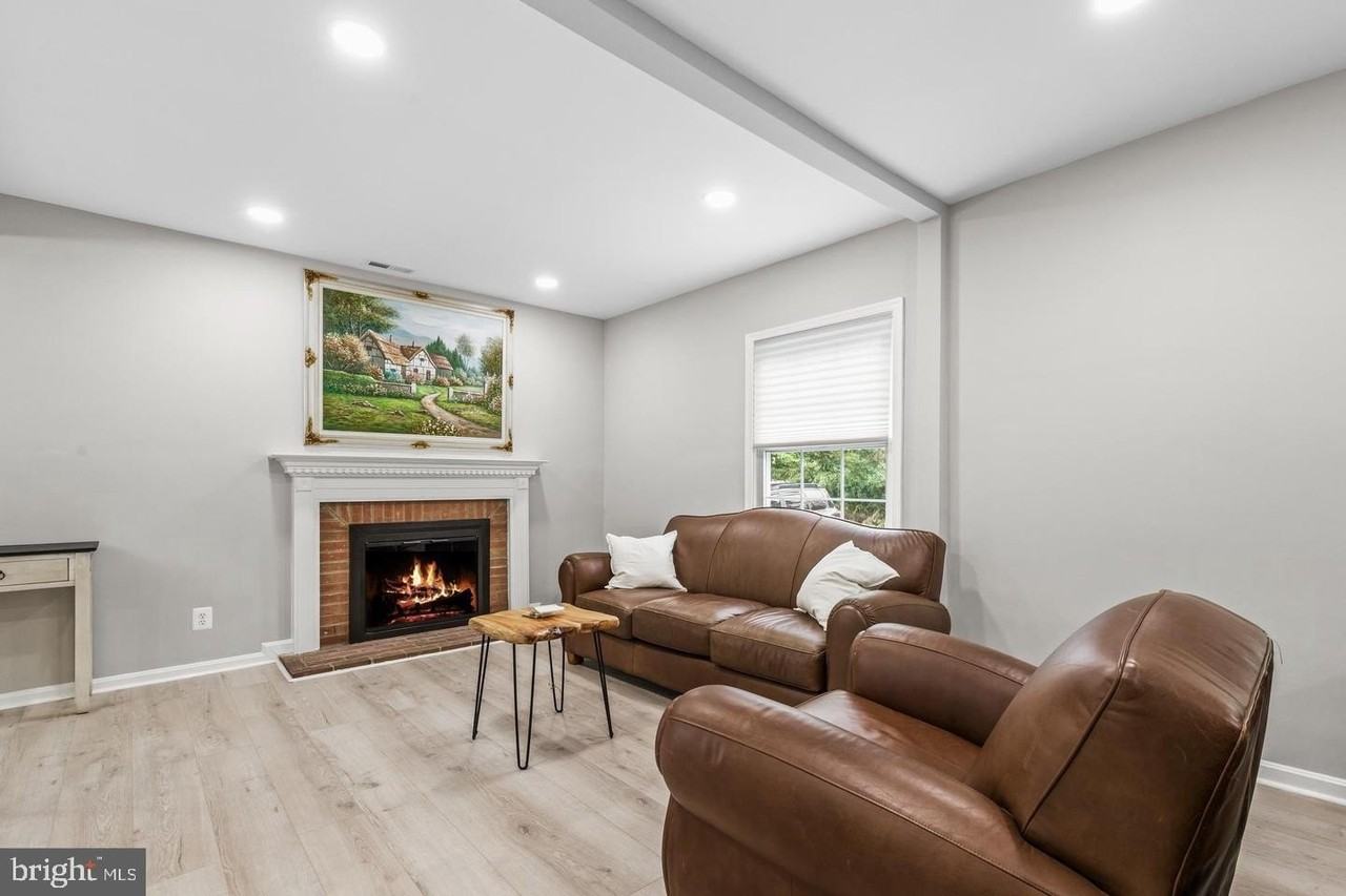 2921 Brook Drive - Photo 6 of 41