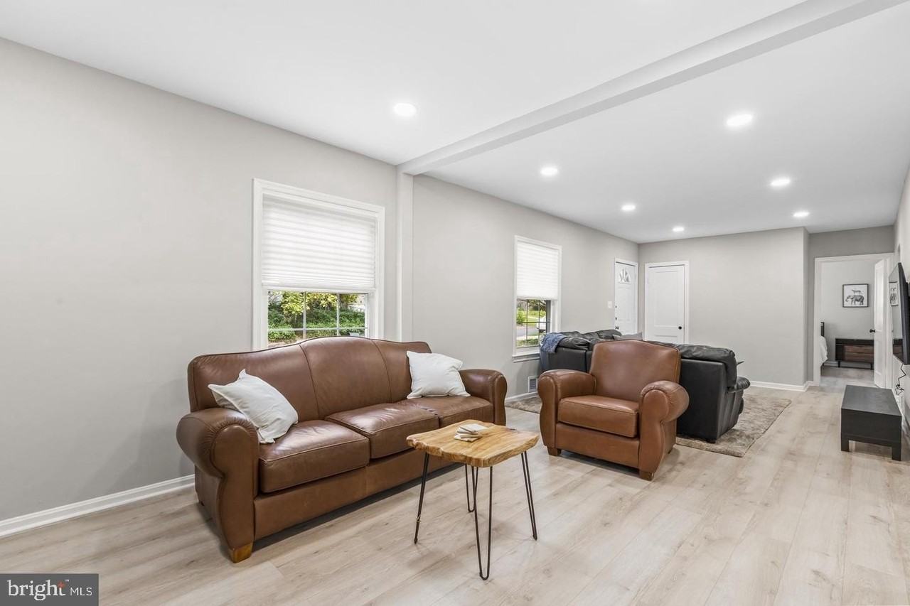 2921 Brook Drive - Photo 7 of 41