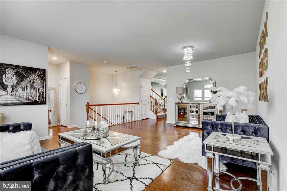 3550 Briarwood Dr - Photo 4 of 26