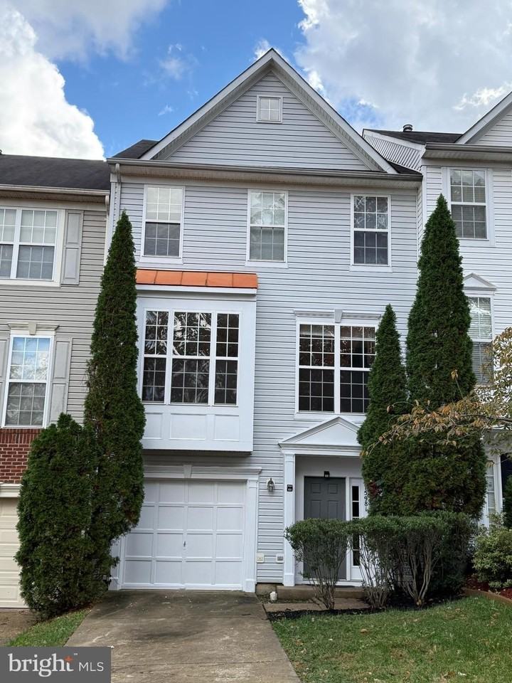 15681 Palmero Terrace - Photo 4 of 20