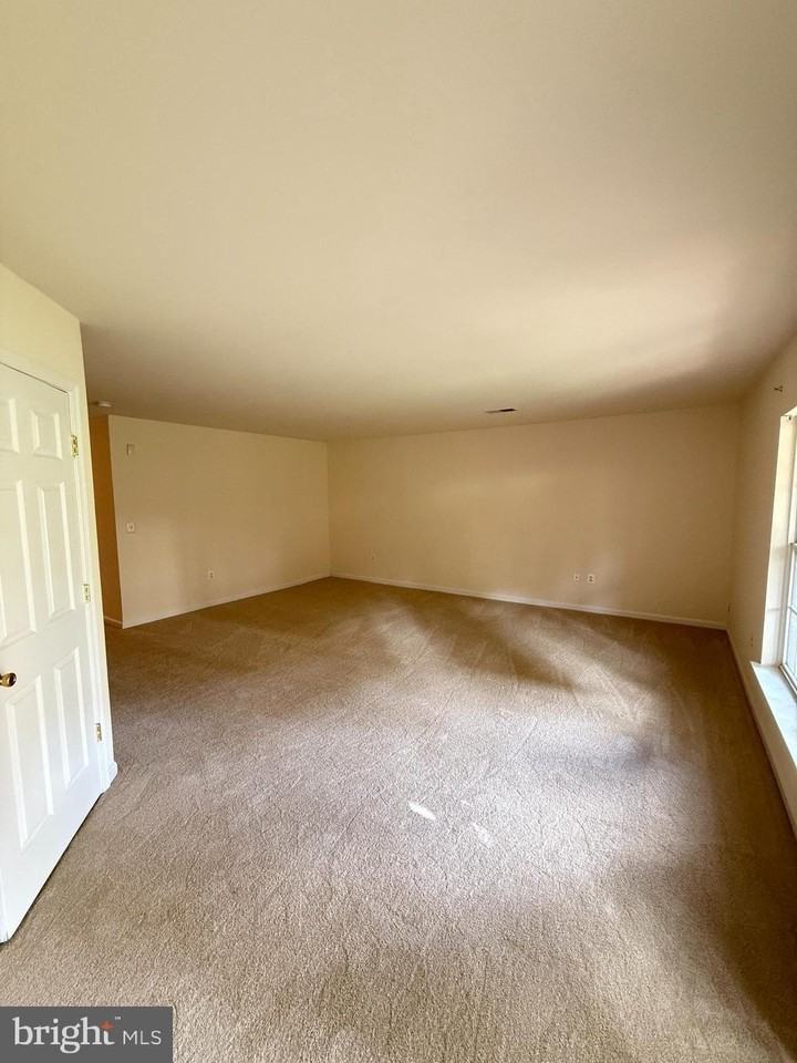 15681 Palmero Terrace - Photo 5 of 20