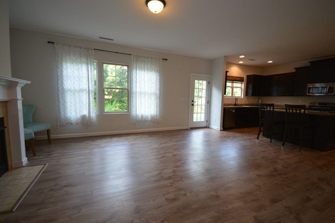 204 Station Drive - Photo 4 of 30