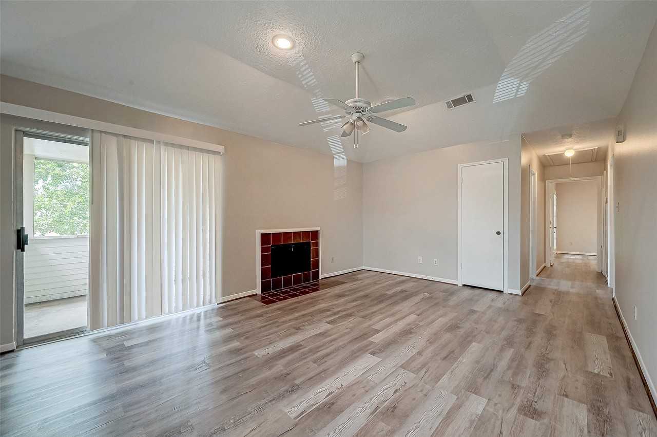 11503 Meadow Ln - Photo 3 of 39