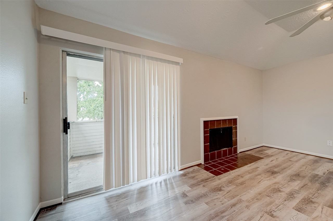 11503 Meadow Ln - Photo 5 of 39