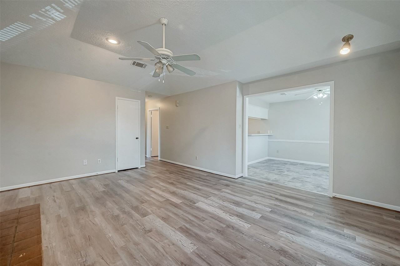 11503 Meadow Ln - Photo 7 of 39