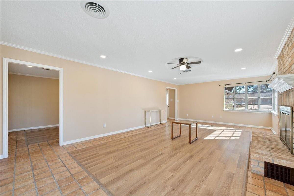 1905 Avenue D - Photo 6 of 27