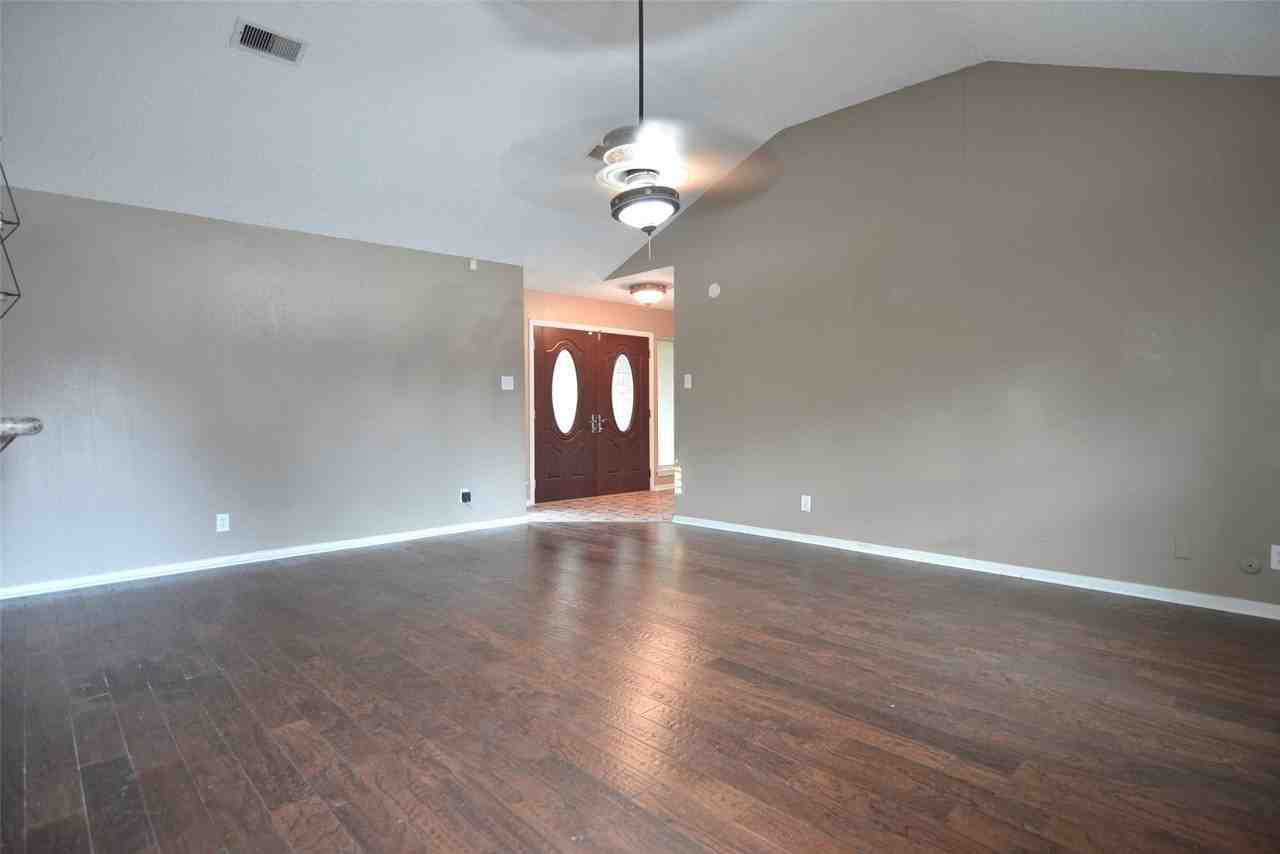 3009 Rose Ln - Photo 6 of 22