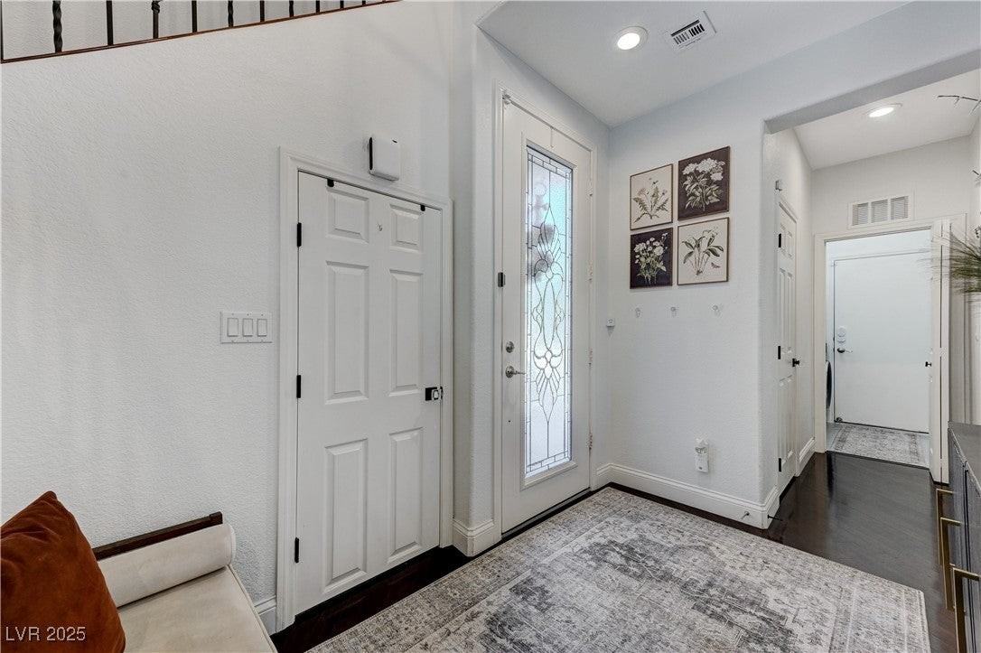 937 Ambrosia Dr - Photo 5 of 38