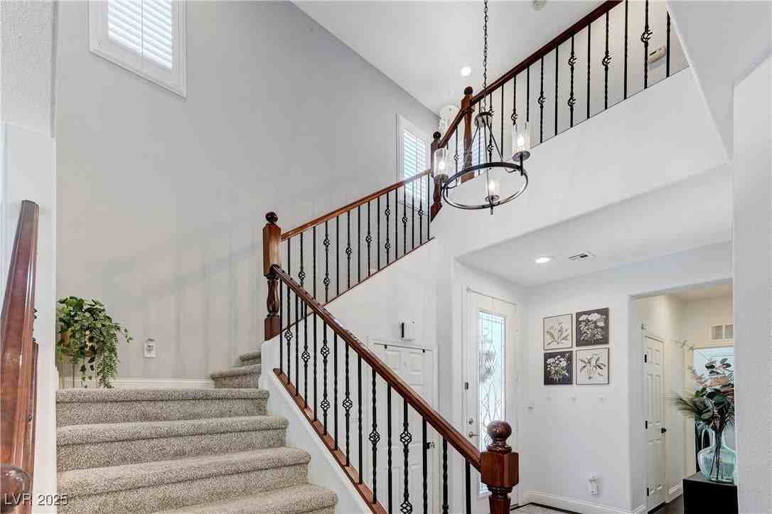 937 Ambrosia Dr - Photo 6 of 38