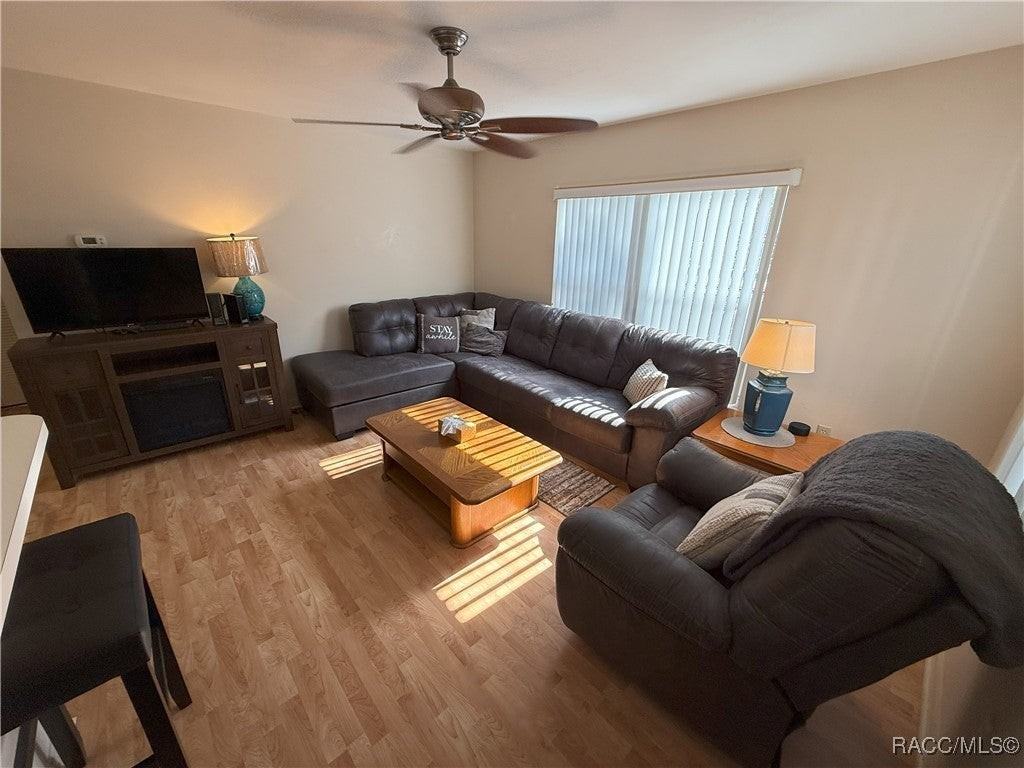 853 Southeast Mayo Drive - Photo 2 of 19