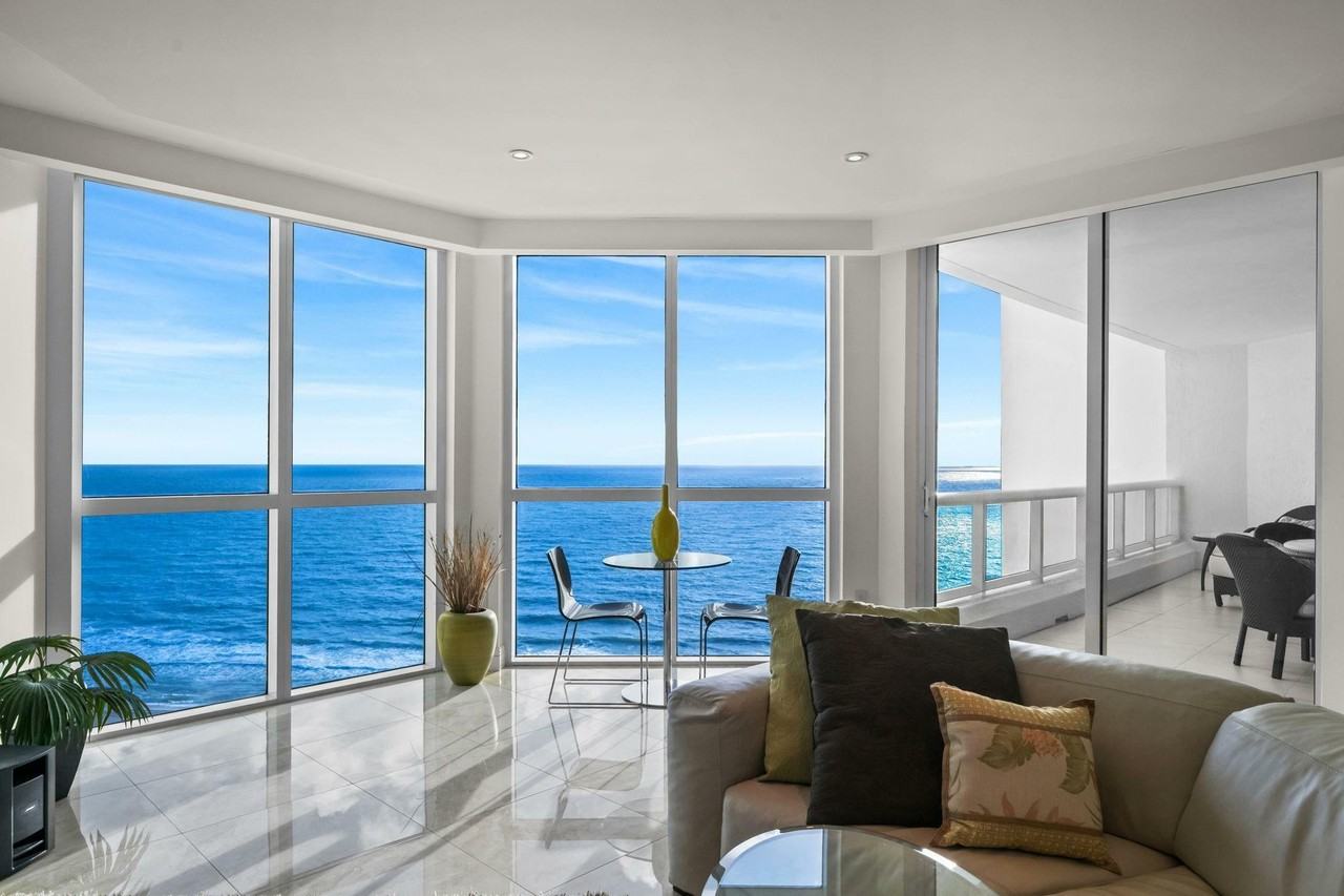 101 S Fort Lauderdale Beach Blvd #1702 - Photo 7 of 39