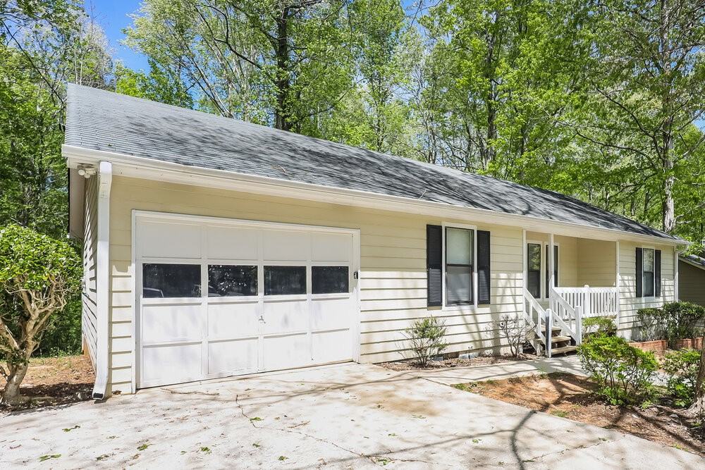 7774 Mountain Creek Way - Photo 3 of 16