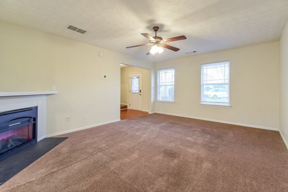 100 Wexford Way - Photo 4 of 17